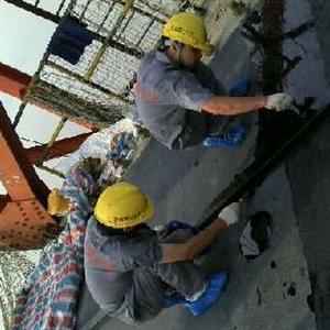 米兰官方版网站登录入口-米兰online(中国)员工在做复合润滑涂层